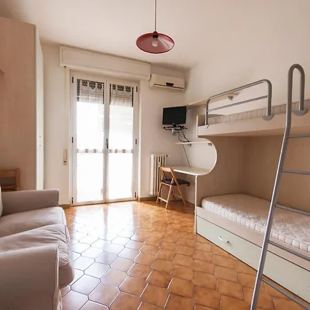 Light & Cozy Flat Near Navigli, Iulm, Bocconi Апартаменты *
