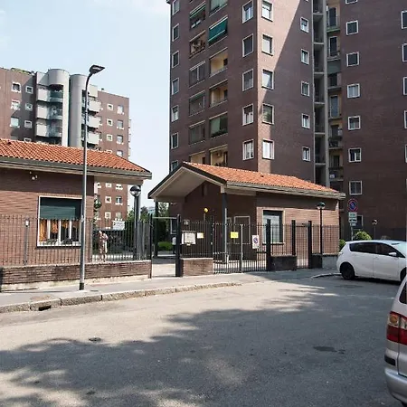 Light & Cozy Flat Near Navigli, Iulm, Bocconi Апартаменты Милан